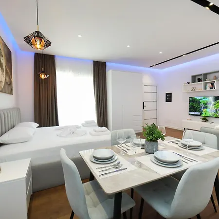 Appartement Modern Steps From The Sea In For 3 *